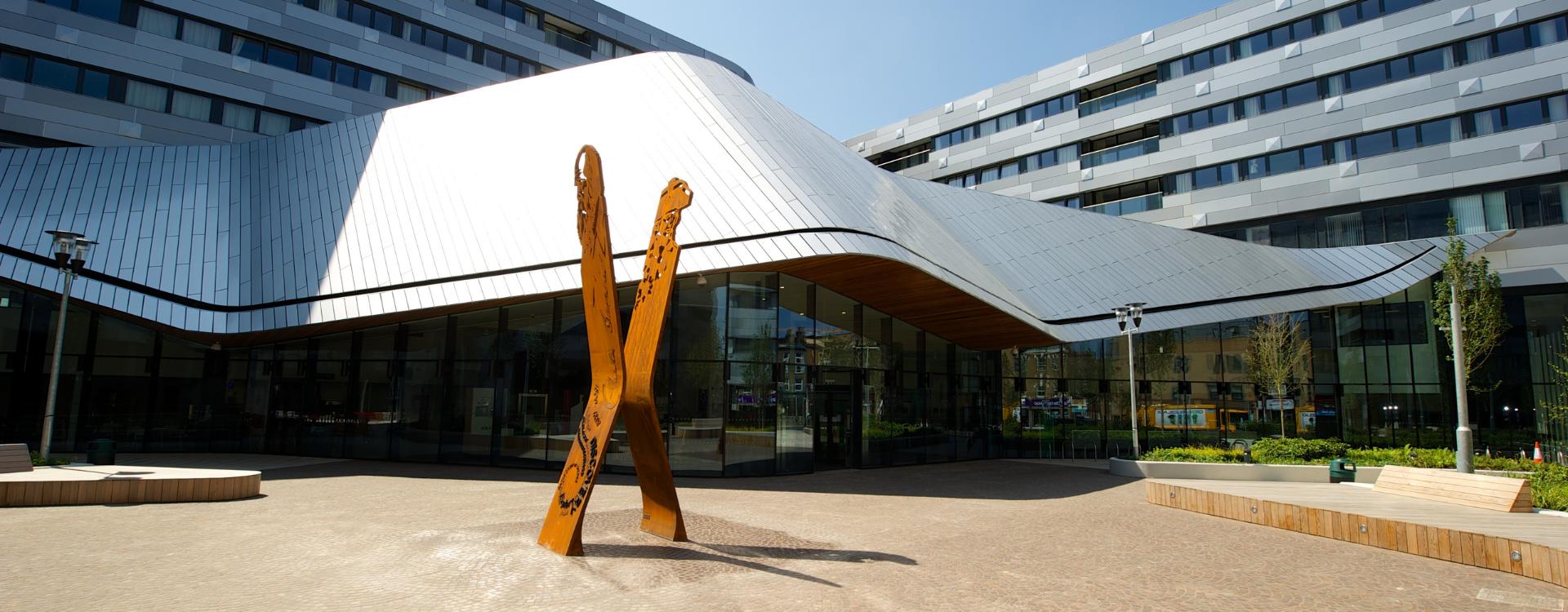 Twin Summer Centre - London Greenwich